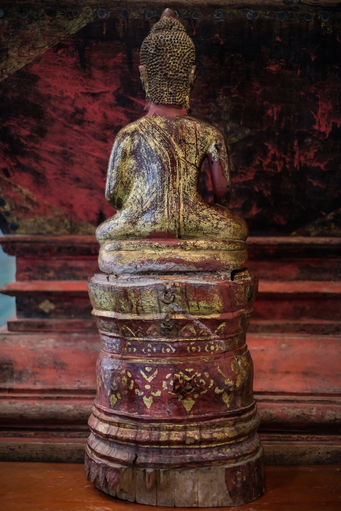 #thaibuddha #buddha #buddhas #antiquebuddhas #antiquebuddha #woodbuddha #sittingbuddha